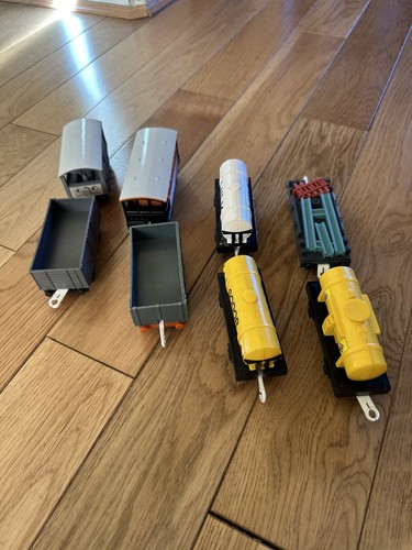 Trackmaster tomy carriages - 8,
