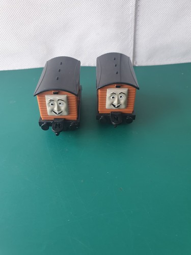 2001 ertl silly trucks - x,