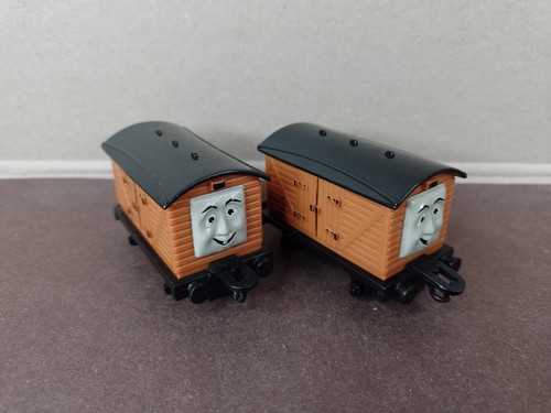 The silly trucks - -, thomas