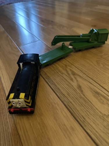 Trackmaster tomy battery - trackmaster, mavis