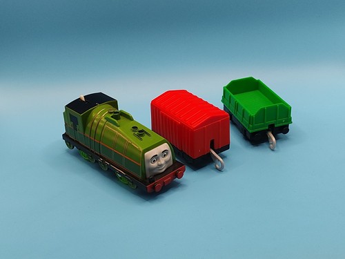 Trackmaster gator and trucks - trackmaster,